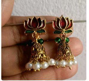 Lotus Design Necklace and earrings