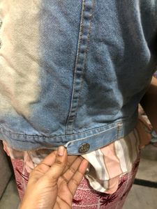 SLEEVE LESS SHORT DENIM JACKET