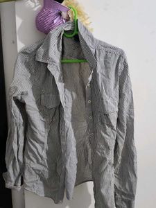 A Tommy Hilfiger Shirt Free Size