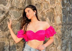 Ruffled Magenta Crop Top