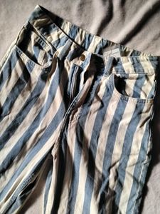 XS/S Striped High-Waisted Jeans. waist: 30-32in