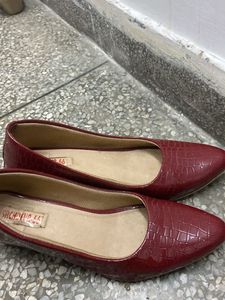 2 Bottom Heels In Wine And Cream Shade