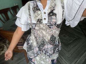RUFFLE COQUETTE TOP