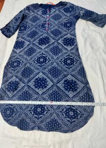 Blue Patterned Kurti With Contrast Pant And Chunri