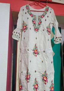 Embroidered Kurta set only in 400 rs