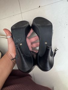 W- Black Heels