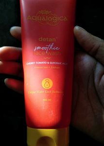 Aqualogica Detan+ Smoothie Face Wash