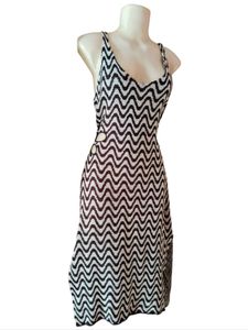 Wavy Pattern Midi Dress