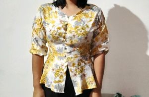 Women Tops, One button missing but it can be attached