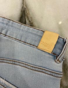 Price Drop 🌷ZARA TRF High Waist Jeans Size Euro34