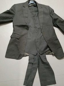 Men&#39;s Suit - Blazer, Vest &amp; Pants