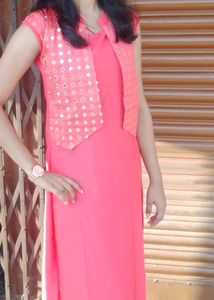 Pink Embellished Straight Kurta,Has A Mandarin Collar, Sleeveless,Side Slits, Straight Hem..