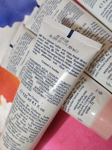 Oriflame Glow Essentials Face Wash