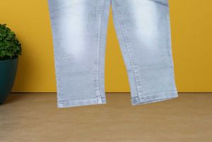 HI-89 Size-28 Cute Capri Jeans