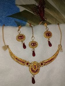 Beautiful Stone Necklace Set...With Red And Golden
