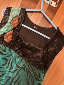 Green And Black Embroidered Sleeveless Dress