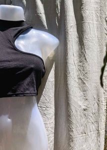 21J. SEXY SHEIN CROP TOP