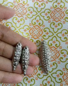 Sparkling Silver Earrings & Pendant