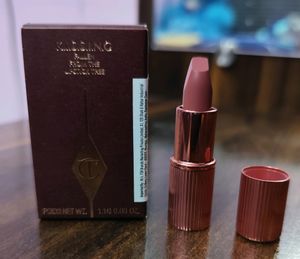 Charlotte Tillbury K.I.S.S.I.N.G Lipstick..