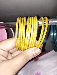 Yellow 💛 Glitter Bangles