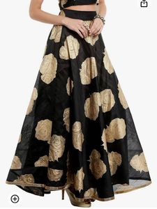 Top With Skirt ✨✨✨