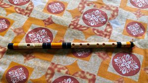 Radhe Flutes PVC Fiber C Natural Bansuri Middle