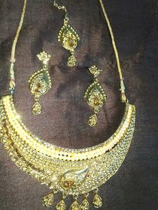 Full New Necklace Set With Earring And Magtika