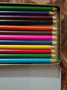 KIDS COLOURING PENCILS FOR SALE !!!