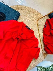 Elegant red top