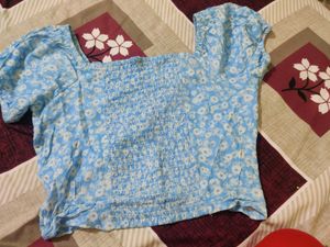 floral blue top