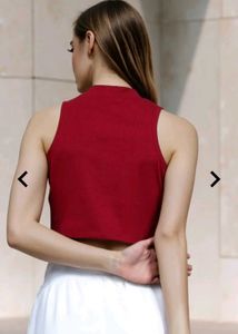 😍 Red Sleeveless Crop Top