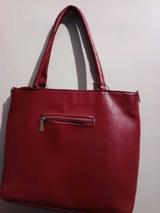 Stylish Italian Maroon Handbag👜✨