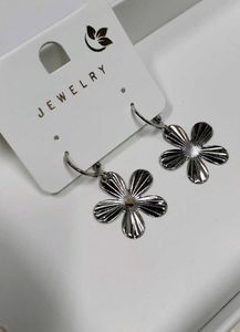 New Gold &amp; Silver Earrings 2 Pairs Combo