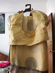 Lemon Yellow Gold Border Saree With Blouse