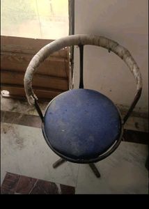 Revolving chair