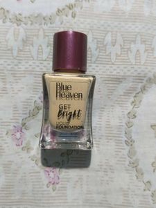 MCaffeine Moisturizing Cream And Mini Foundation