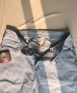 Light Wash Denim Capri/Jorts  Pants