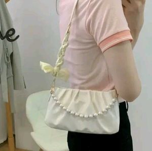 Elegant Black/white Pearl Embellished Bag