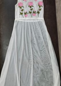 White Elegant Sleeveless Dress