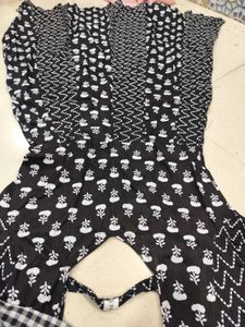 Black &amp; White Printed Leggings