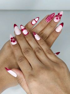 Stylish Press-On Nail Set