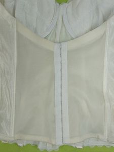 MADE IN HONGKONG CORSET WHITE