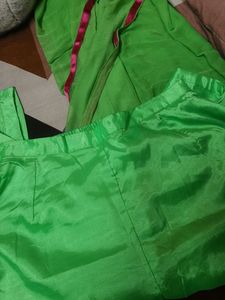 Elegant Green Embroidered Suit Set With Dupatta