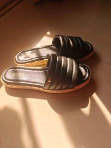 New Mk Auth Sandals