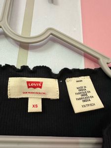 Levi’s Ribbed Top