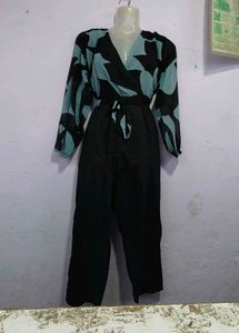 Stylish Women&#39;s Printed Wrap Jumpsuit with Balloon