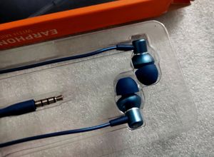 GIONEE Premium Wired Metal HD Earphone (Blue)