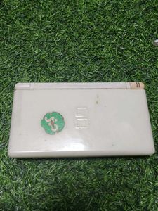 Nintendo DS Lite White Latch Broken