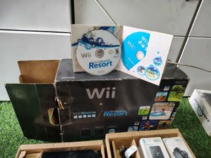 Nintendo Wiii Console Bundle with Wii Spo