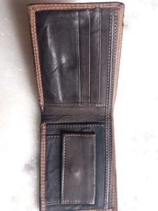 Men&#39;s Wallet.... In Totally Good Condition